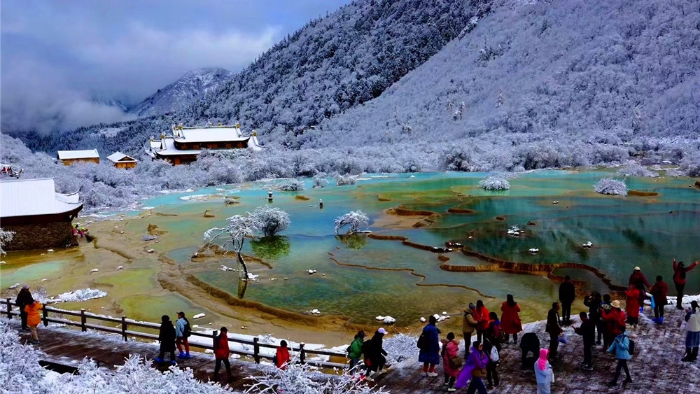 奇觀天下 | 雪后黃龍——邂逅高原濕地上的“人間瑤池”